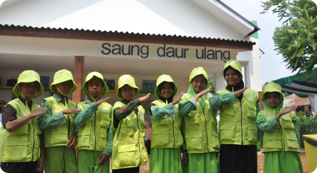 굿네이버스 ESG 기후위기 대응 '그린스쿨' 프로젝트 참여 아이들 모습