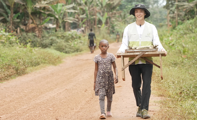 배우 윤시윤이 전하는 바다 건너 사랑💚
