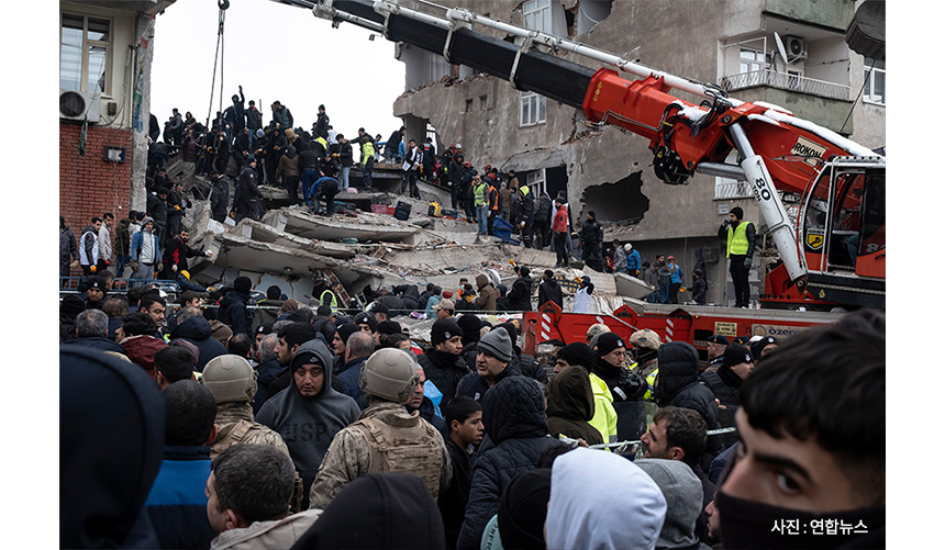 튀르키예(터키)·시리아 강진으로 인한 피해를 복구 하는 모습 