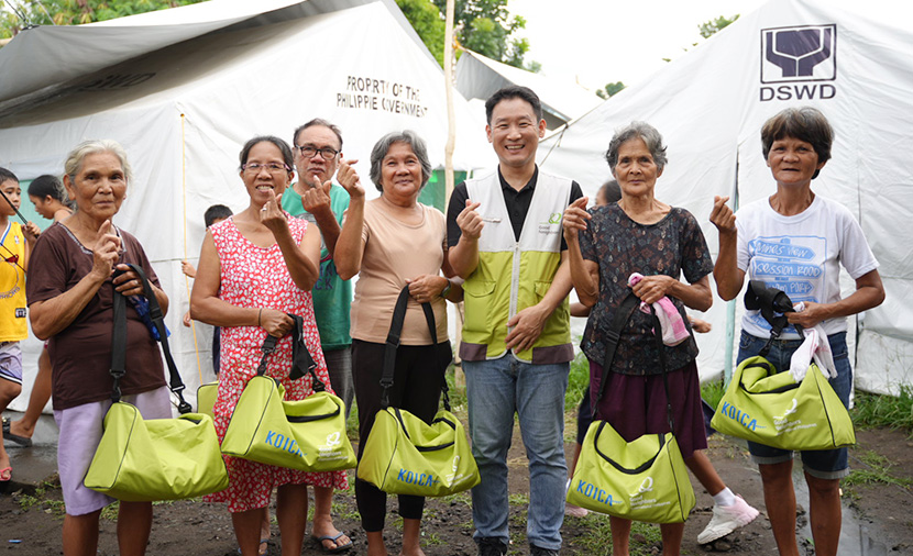 필리핀 화산피해 지역 주민들의 일상 회복을 위해 함께합니다.