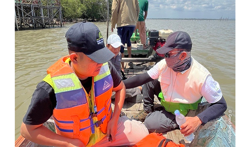 인도네시아 맹그로브 숲 무아라 갬봉 지역