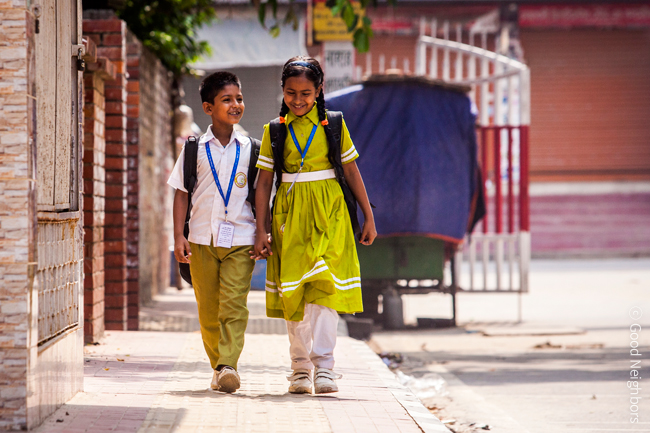 여러분이 보내주신 후원금은 소봄이네 가정을 위해 다음과 같이 사용됩니다. 생계비-생활지원비, 식료품 구입비, 체납공과금 지원, 육아지원비-이유식 및 육아용품지원, 어린이집 특별활동비 지원, 양육 기술 안내, 주거환경개선비-주거이전비,아동과 조부모 방 조성