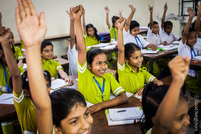 여러분이 보내주신 후원금은 소봄이네 가정을 위해 다음과 같이 사용됩니다. 생계비-생활지원비, 식료품 구입비, 체납공과금 지원, 육아지원비-이유식 및 육아용품지원, 어린이집 특별활동비 지원, 양육 기술 안내, 주거환경개선비-주거이전비,아동과 조부모 방 조성