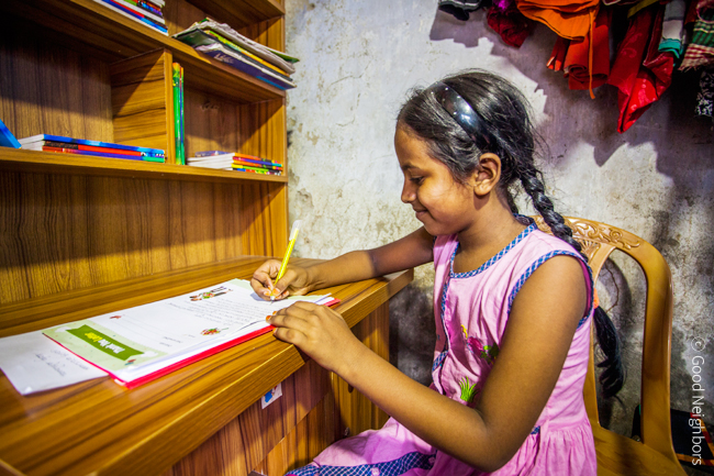 여러분이 보내주신 후원금은 소봄이네 가정을 위해 다음과 같이 사용됩니다. 생계비-생활지원비, 식료품 구입비, 체납공과금 지원, 육아지원비-이유식 및 육아용품지원, 어린이집 특별활동비 지원, 양육 기술 안내, 주거환경개선비-주거이전비,아동과 조부모 방 조성