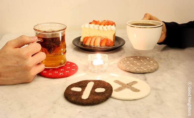 크로크슈 코스터와 함께한 티타임 이미지