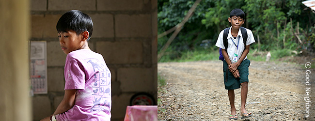 솟아오른 척주 뼈 때문에 불편한 몸이지만 학교에 가고 싶어 한 시간 넘게 걸어야 하는 먼 길을 떠났던 조슈아 이미지