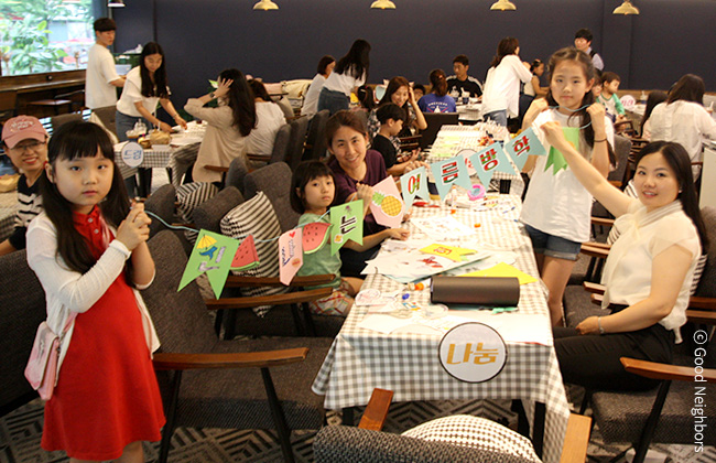 여러분이 보내주신 후원금은 소봄이네 가정을 위해 다음과 같이 사용됩니다. 생계비-생활지원비, 식료품 구입비, 체납공과금 지원, 육아지원비-이유식 및 육아용품지원, 어린이집 특별활동비 지원, 양육 기술 안내, 주거환경개선비-주거이전비,아동과 조부모 방 조성