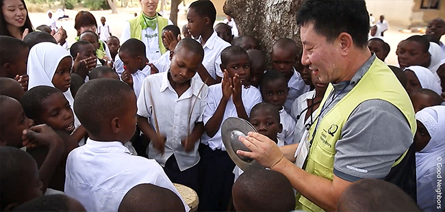 굿네이버스 과테말라 사업장에서 봉사 중인 강병수 회원의 모습 