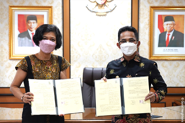 인도네시아 발릭파판시와 협약을 맺는 모습